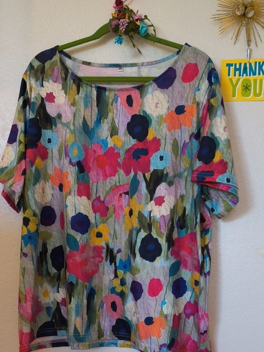 Women’s Short Sleeve Floral Scoop Neck Tee - Multicolor - Picture 4 of 5